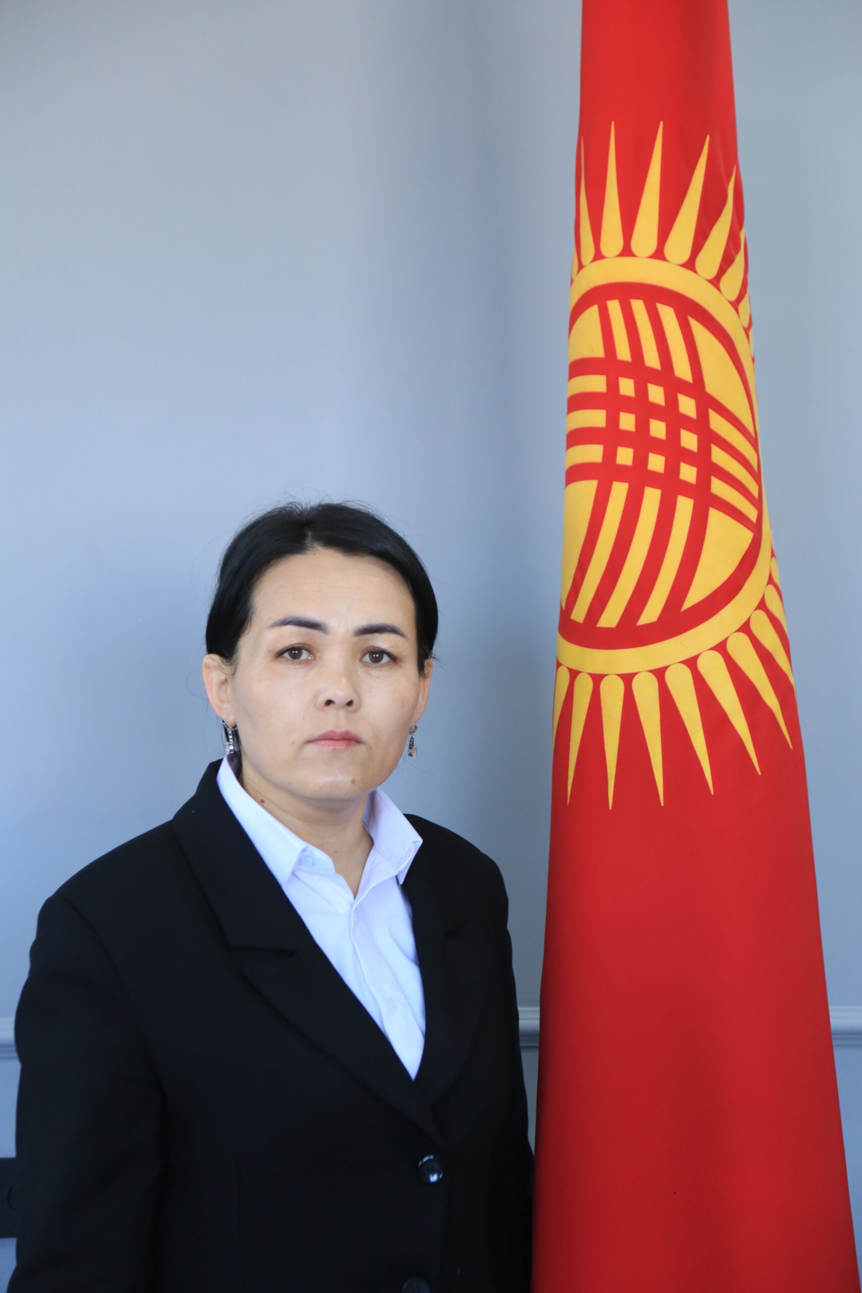 Манас кызы Дамира